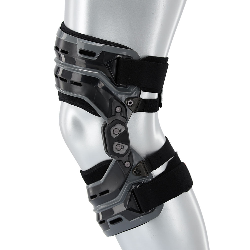 Shop McDavid Elite Bio-Logix™ Knee Support Brace [4200] | McDavid EU